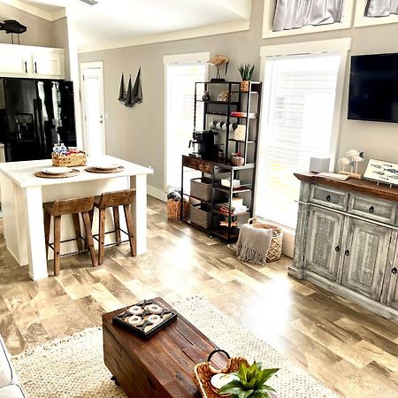 Вілла The Little Getaway-Sleeps 4, Firepit, Pet Friendly Pottsboro Екстер'єр фото
